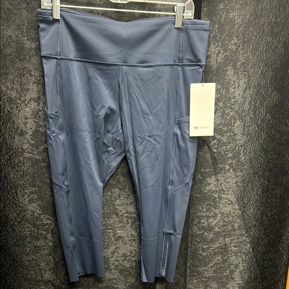 Lululemon Fast and Free 19” Navy Blue Leggings. Size 14. NWT